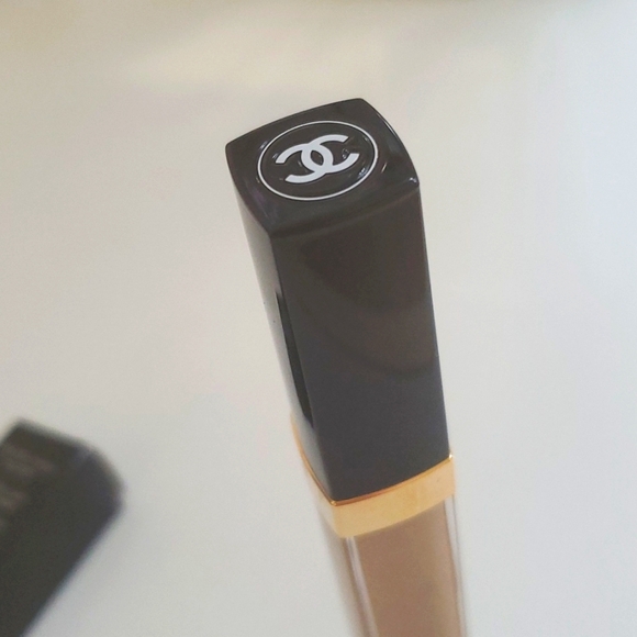 CHANEL Rouge Coco Gloss Moisturizing Glossimer in 712 Melted Honey AUTHENTIC - Picture 11 of 15
